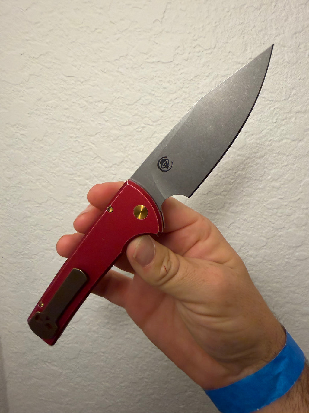 Chaves Scapegoat Full Size – Ramon Chaves Design, Pro-Tech OEM, Battleworn Red Aluminum Handle, Stonewashed MagnaCut Blade, Gold PVD Hardware, Gold Anodized Titanium Clip – Limited Edition serialized out of 80