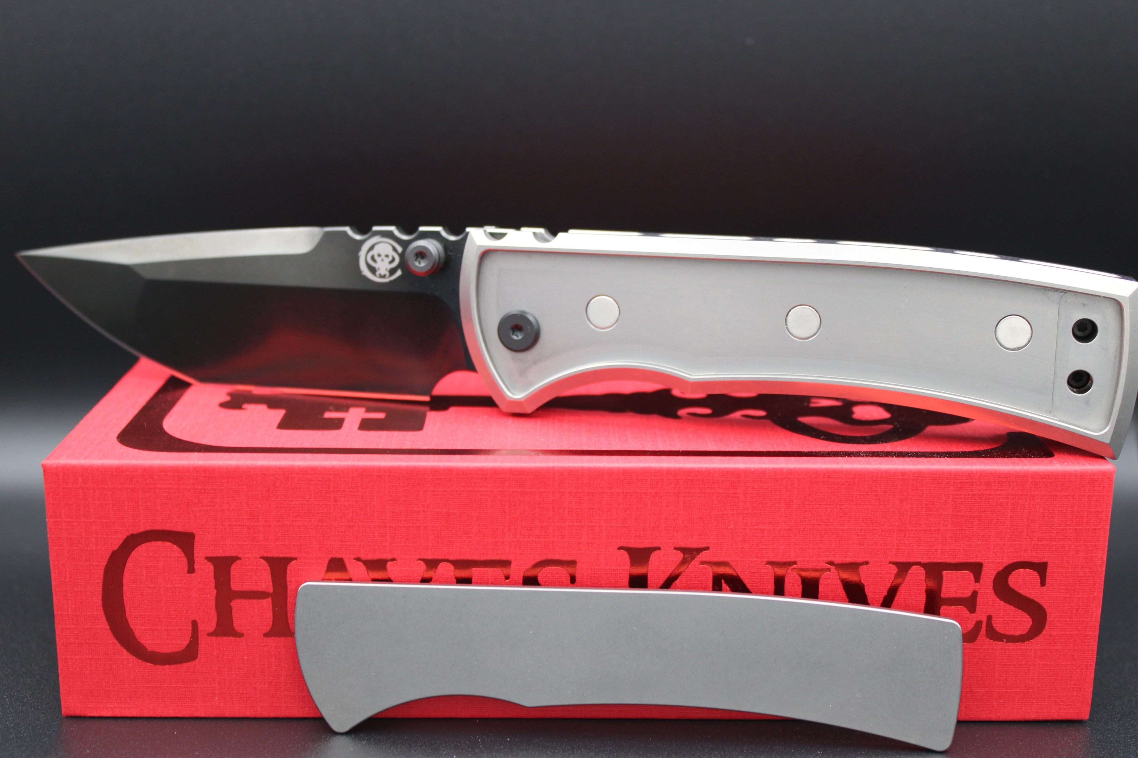 Chaves Knives Integral Redencion 229 Magnetic Scales DLC Coated Tanto M390 Reverse Tux