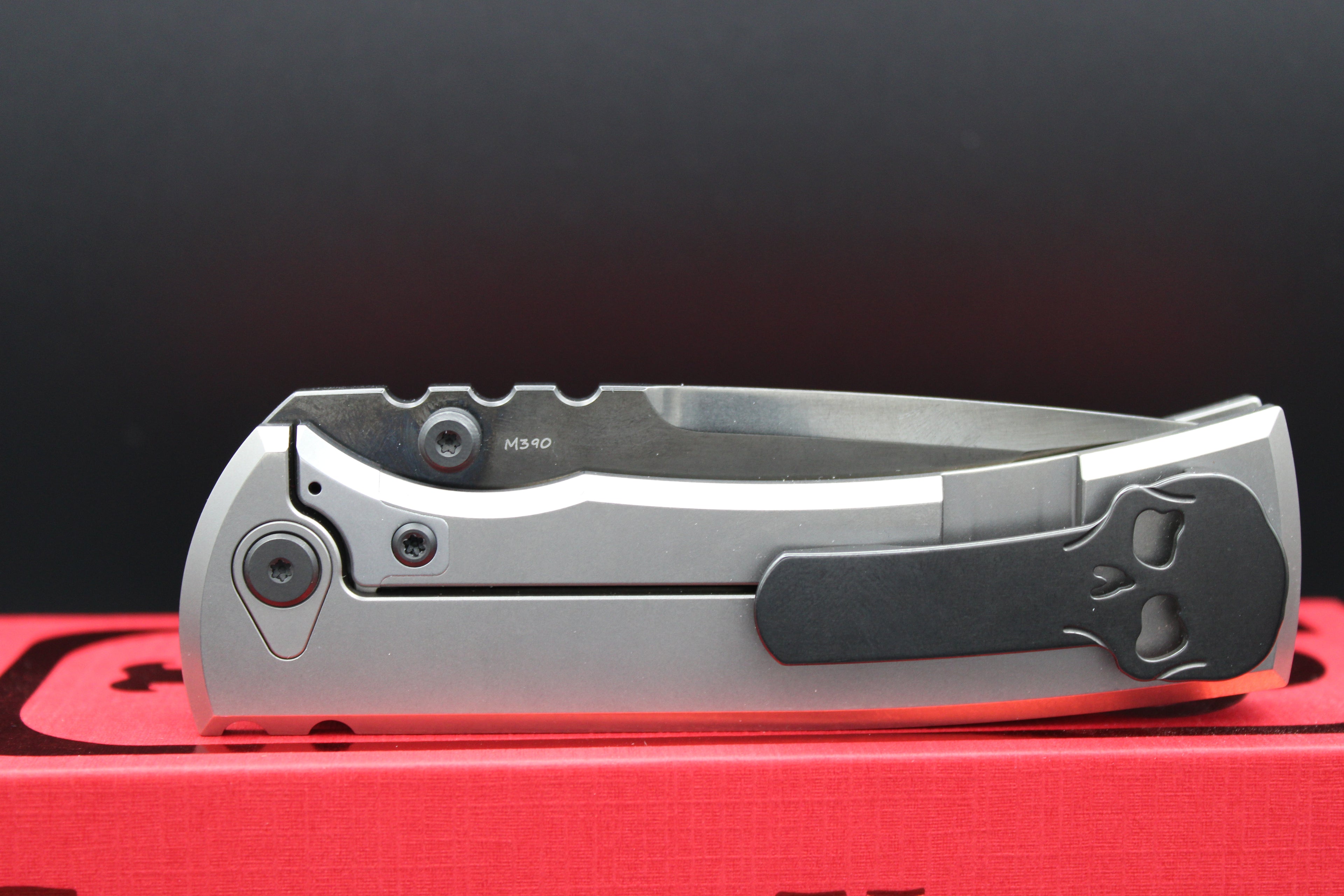Chaves Knives Integral Redencion 229 Magnetic Scales DLC Coated Tanto M390 Reverse Tux