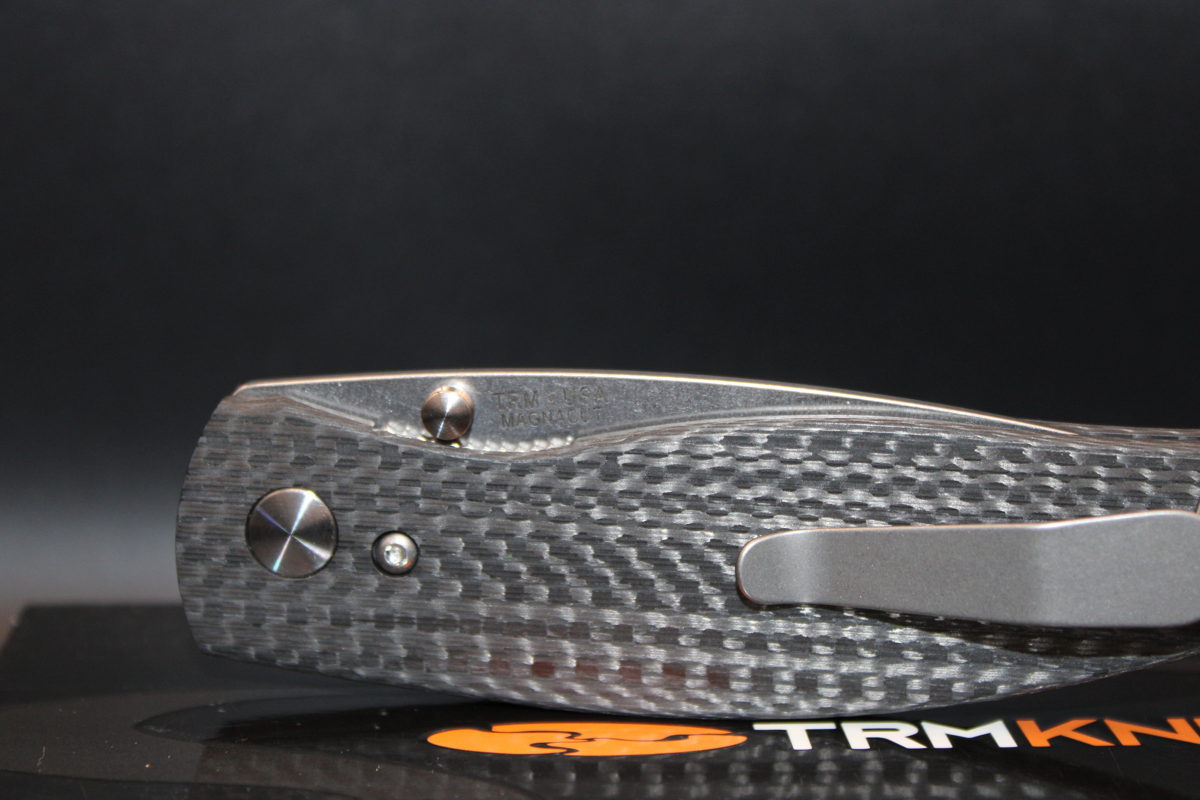 TRM-Three Rivers Manufacturing Neutron 2 Contoured Carbon Fiber Scales Liner Lock Magnacut Steel Blade