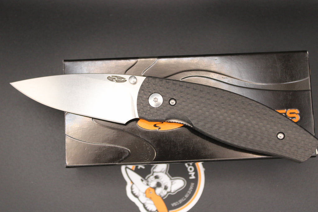 TRM-Three Rivers Manufacturing Neutron 2 Contoured Carbon Fiber Scales Liner Lock Magnacut Steel Blade