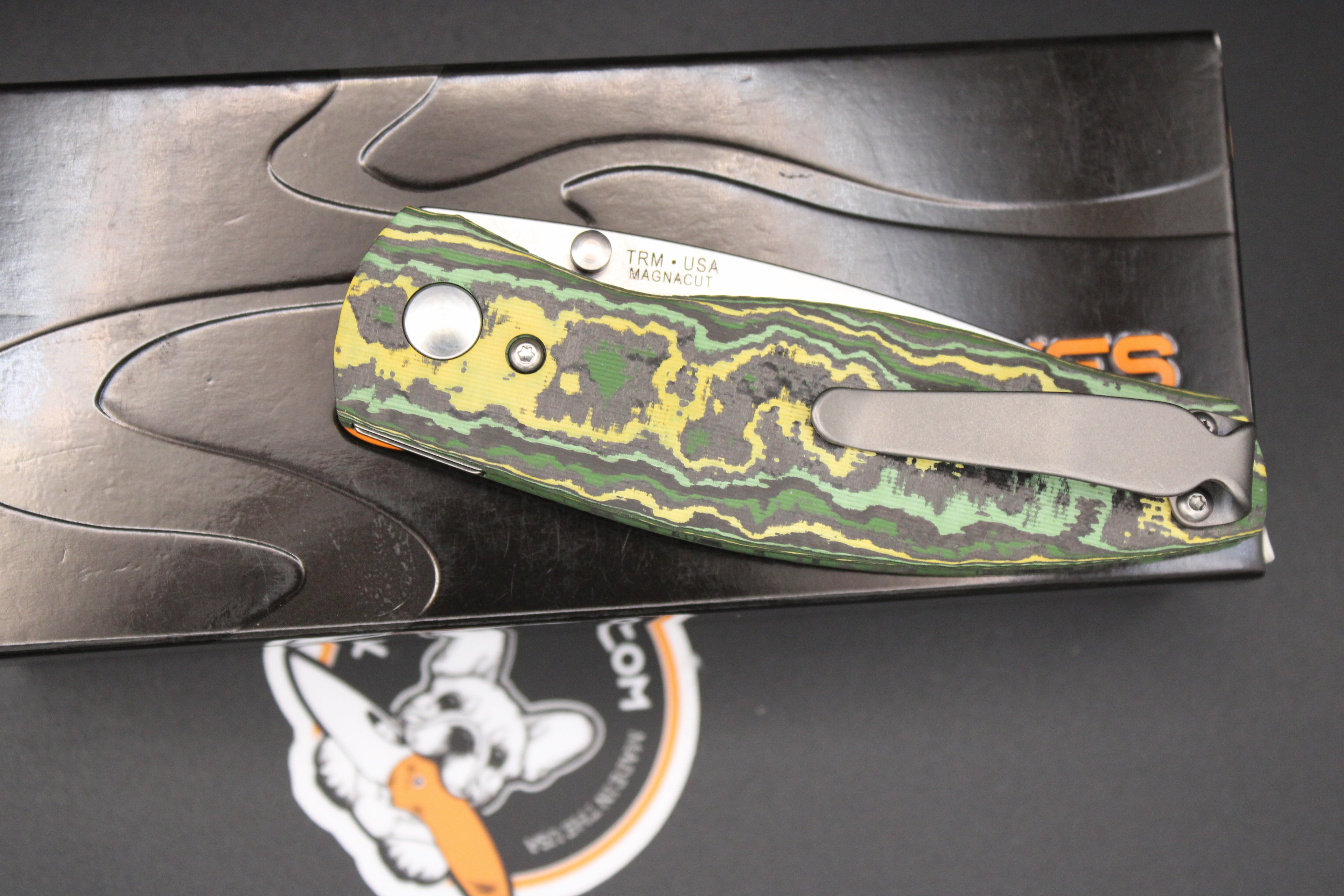 TRM-Three Rivers Manufacturing Neutron 2 Toxic Storm Fat Carbon Fiber Scales Liner Lock Magnacut Steel Blade