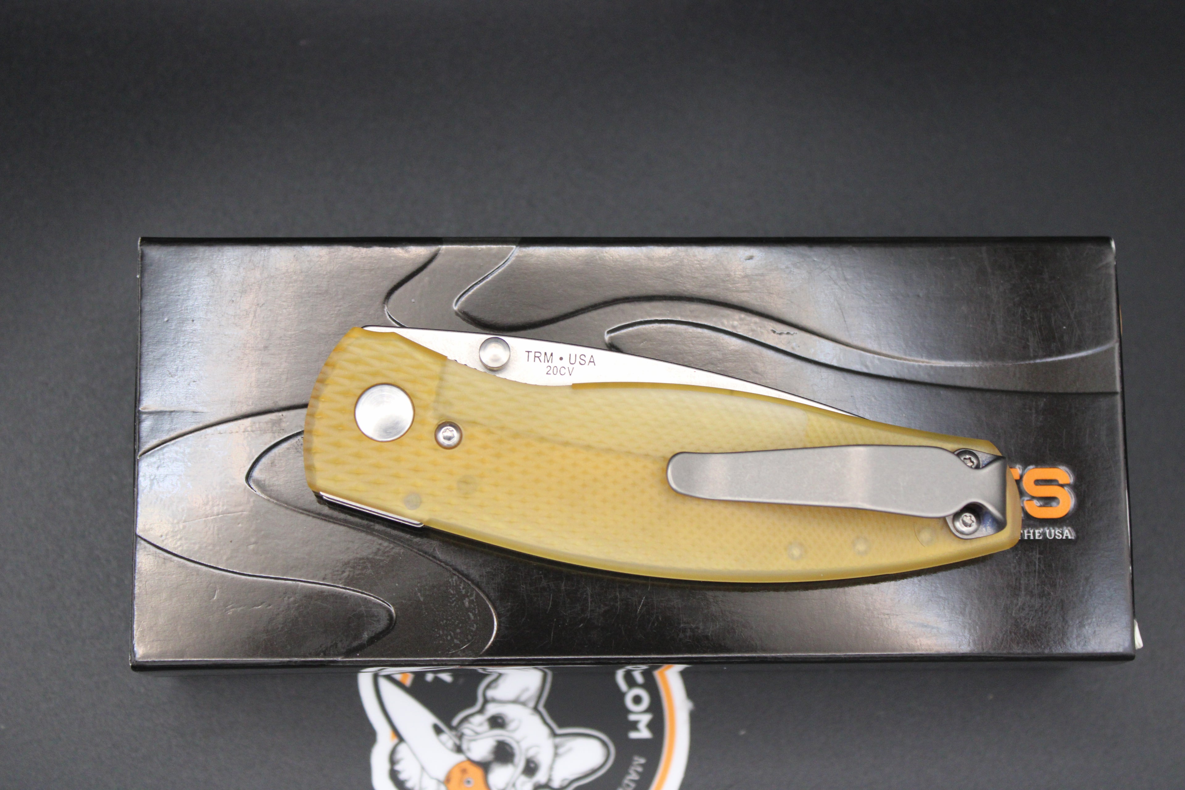 TRM-Three Rivers Manufacturing Neutron 2 Ultem Scales Liner Lock 20CV Steel Blade
