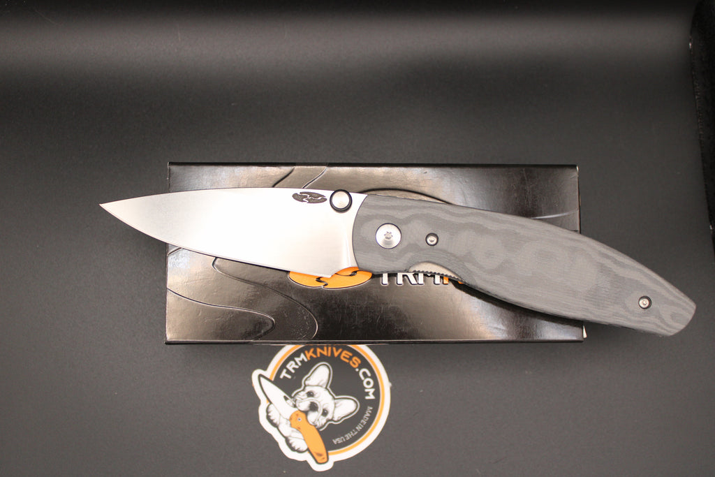 Three Rivers Manufacturing Atom Black Pearl Carbon Fiber Scales Magnacut Steel Flat Ground Blade with Liner Lock