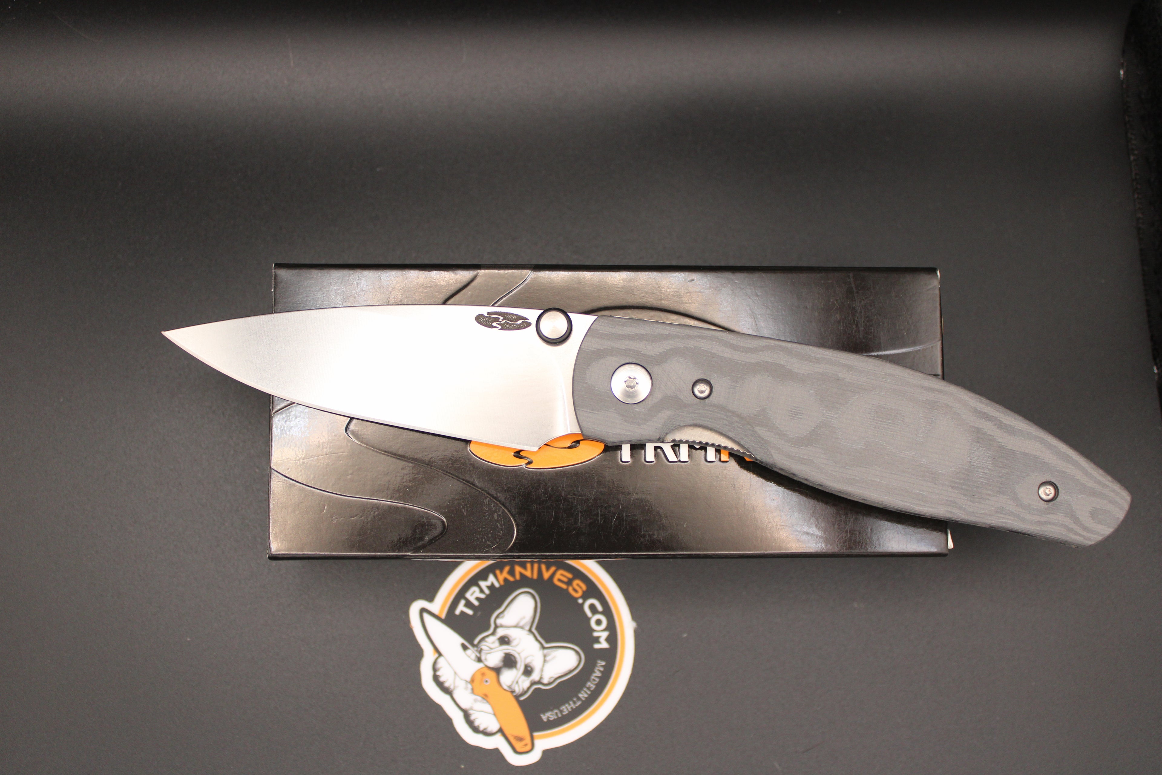 Three Rivers Manufacturing Atom Black Pearl Carbon Fiber Scales Magnacut Steel Flat Ground Blade with Liner Lock