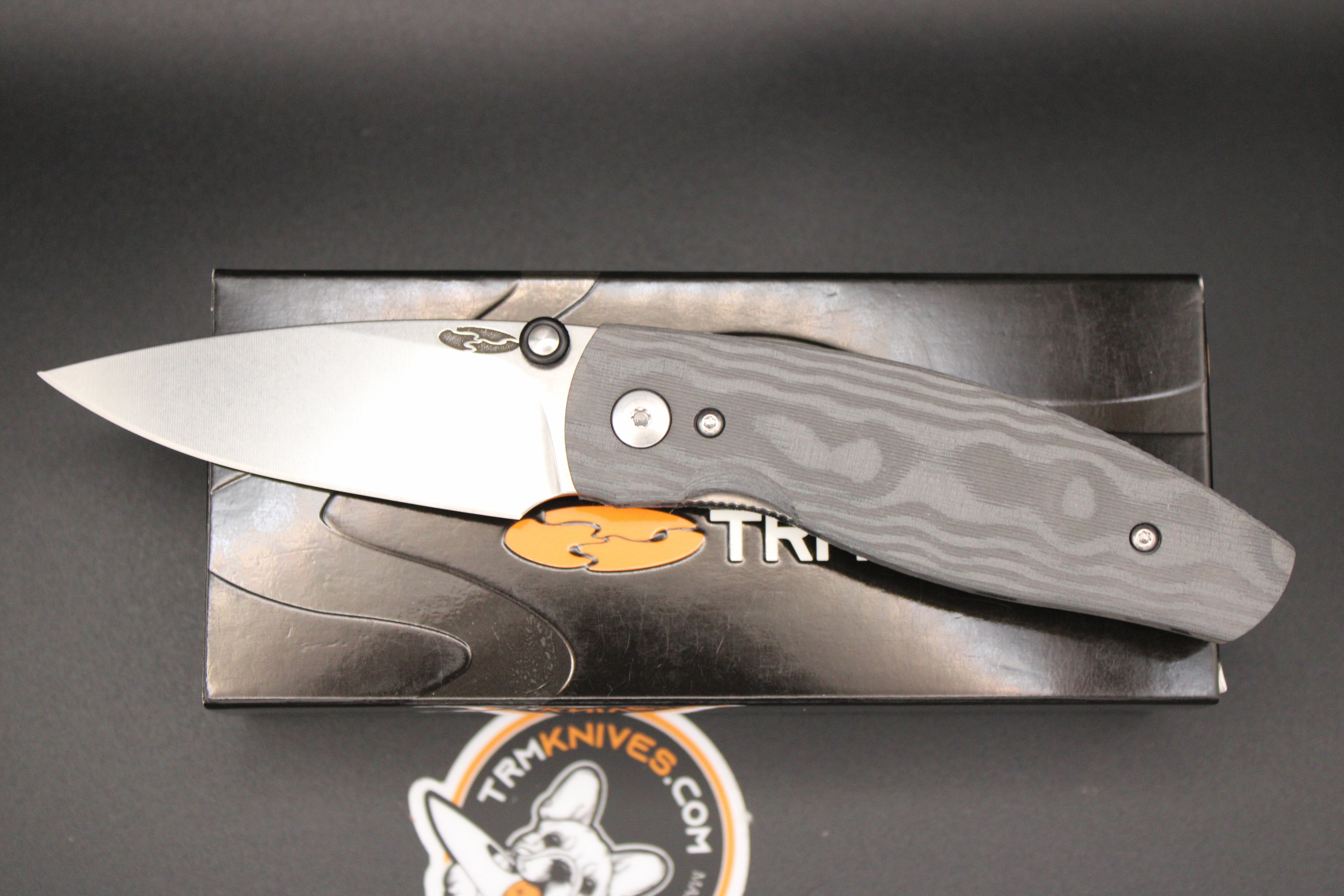 TRM-Three Rivers Manufacturing Neutron 2 Black Pearl Camo Contoured Carbon Fiber Scales Liner Lock Magnacut Steel Blade