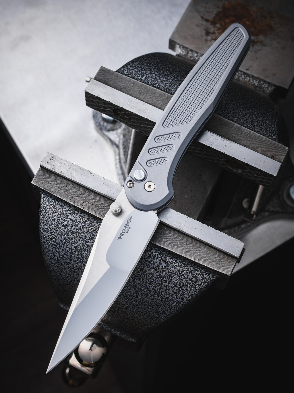 Pro-Tech Custom Avalon With Grey Aluminum Handles Mike Irie Compound Ground Mirror Polished 154cm Blade steel Serialized out of 100
