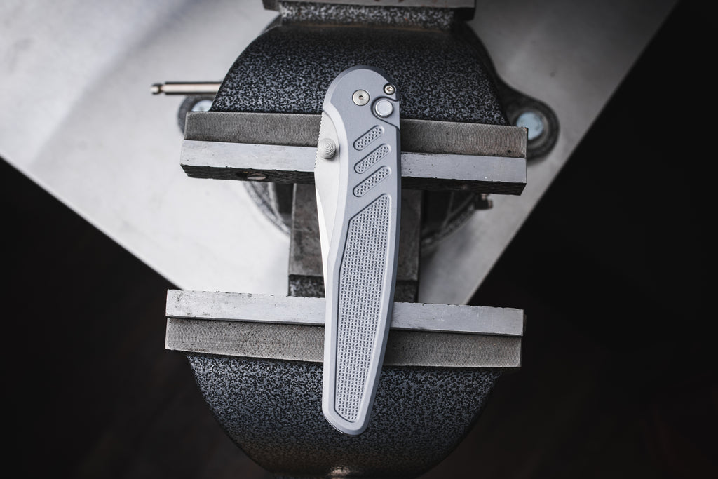Pro-Tech Custom Avalon With Grey Aluminum Handles Mike Irie Compound Ground Mirror Polished 154cm Blade steel Serialized out of 100