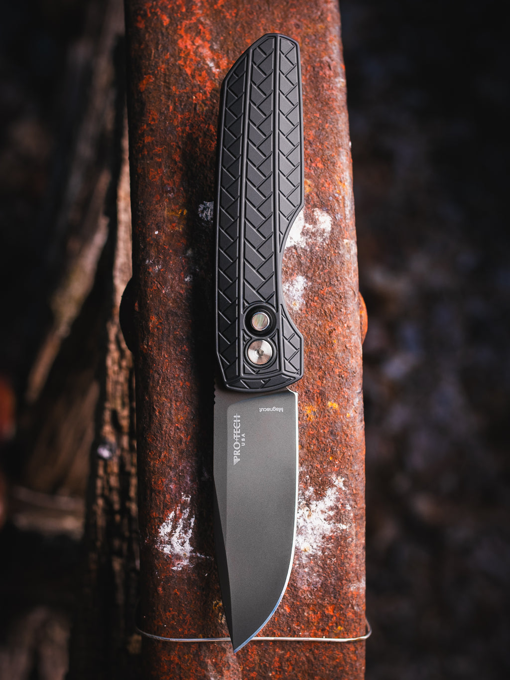 Vero Pro-Tech Synapse 2 Black Herringbone Aluminum Handle Smokey Grey DLC Magnacut Blade Serialized out of 50