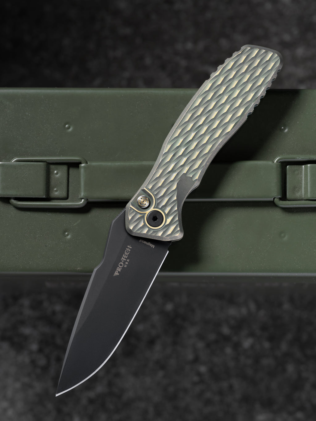 Spartan Blades x Pro-Tech Custom Pallas – Distressed Green/Gold Anodized Lattice Textured Titanium Handles, Black DLC MagnaCut Blade, Mosaic Pin, Titanium Deep-Carry Clip